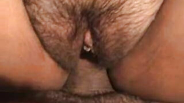 La abuela rusa Victoria le deseó buenas noches a su gay video casero nieto
